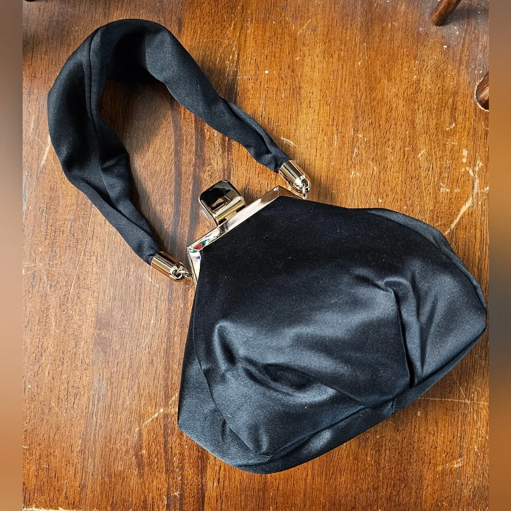 Gorgeous Black Satin Evening Handbag with Goldtone Turnlock closure EUC - Picture 7 of 8